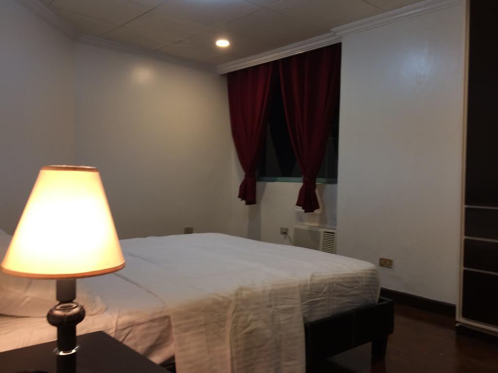 Ofw Hotel Manila Pasay Buitenkant foto
