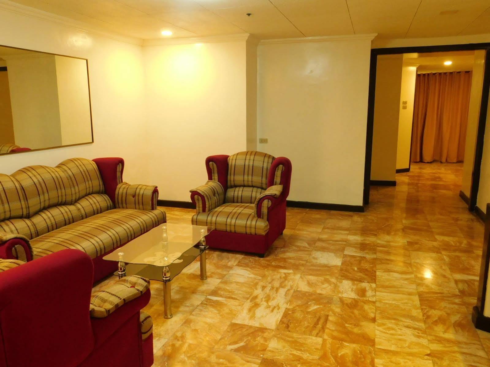 Ofw Hotel Manila Pasay Buitenkant foto